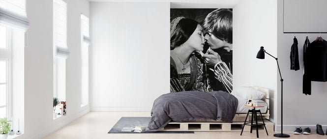 PHOTOWALL / Olivia Hussey and Leonard Whiting in Romeo and Juliet (e314716)