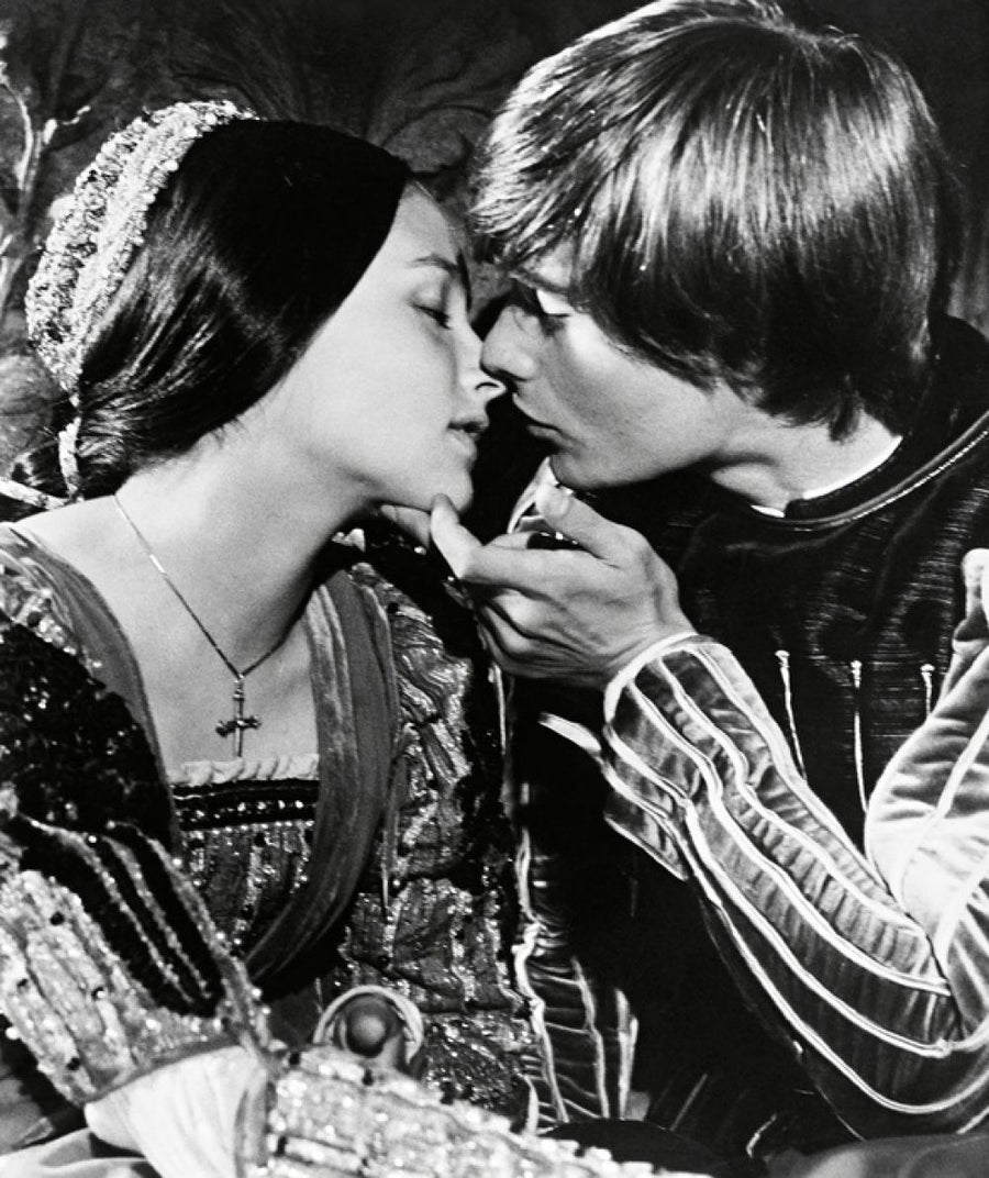 PHOTOWALL / Olivia Hussey and Leonard Whiting in Romeo and Juliet (e314716)
