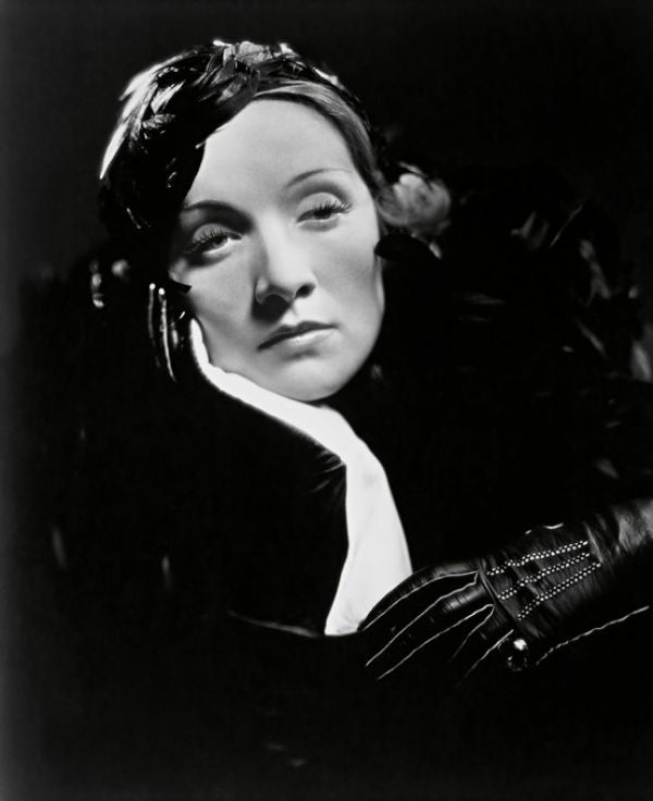 PHOTOWALL / Marlene Dietrich in Shanghai Express (e314745)