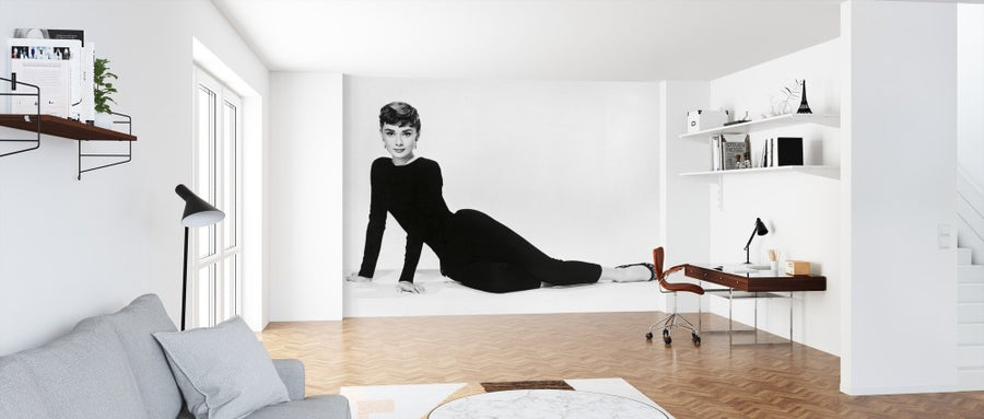 PHOTOWALL / Audrey Hepburn in Sabrina (e314863)