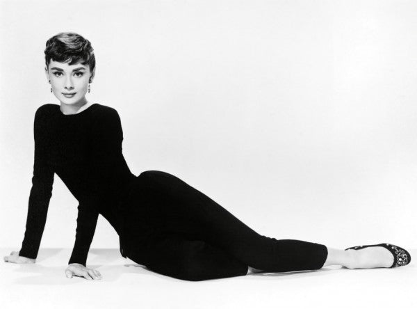 PHOTOWALL / Audrey Hepburn in Sabrina (e314863)