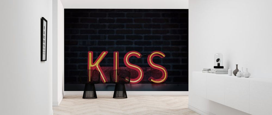 PHOTOWALL / Kiss Neon Sign (e314670)