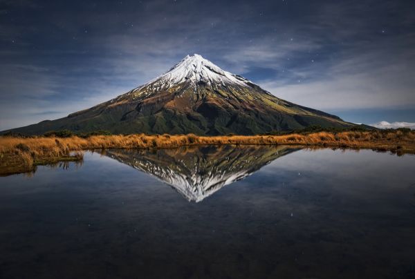 PHOTOWALL / Mount Taranaki a Starry Night (e315394)