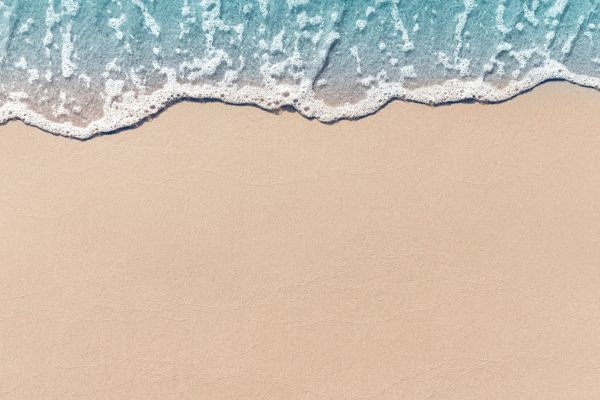 PHOTOWALL / Wave on Sandy Beach (e316128)