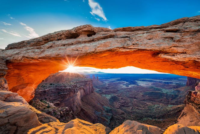 PHOTOWALL / Sunrise at Mesa Arch (e317591)