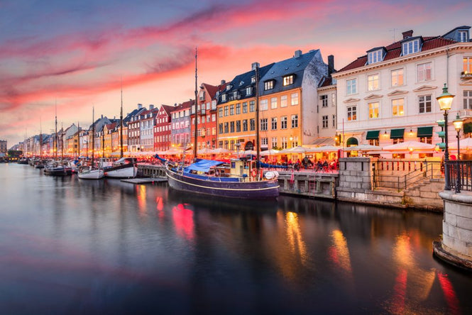 PHOTOWALL / Nyhavn Canal (e317937)