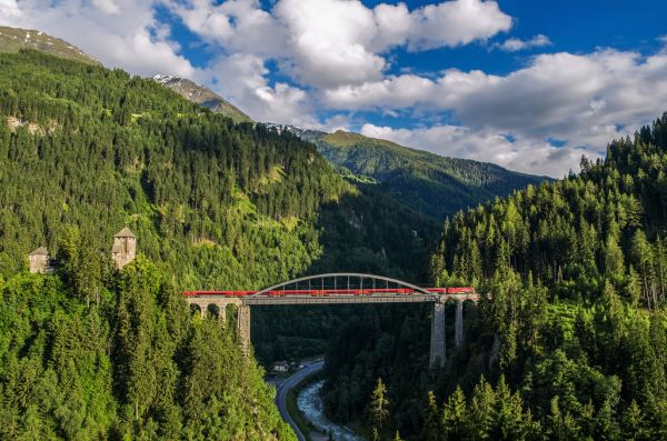 PHOTOWALL / Arch Bridge in Tyrol (e317943)