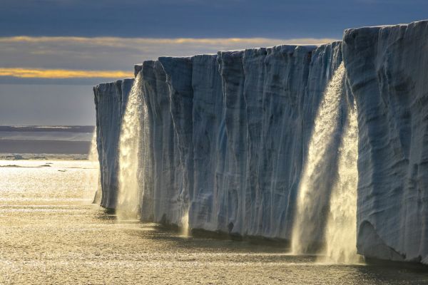 PHOTOWALL / Ice Falls II (e321701)