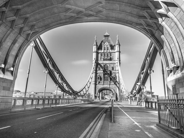 PHOTOWALL / On top of Tower Bridge (e321095)