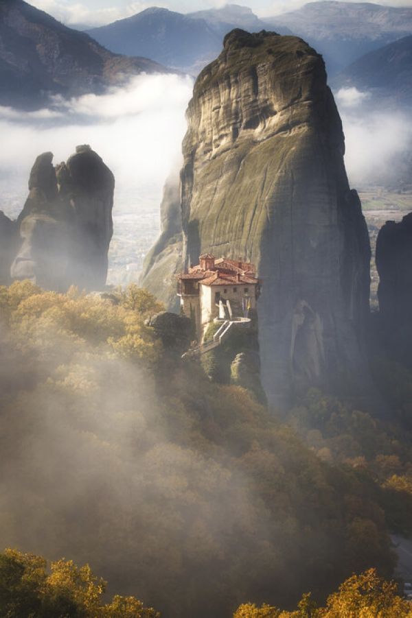 PHOTOWALL / Misty Meteora (e323982)