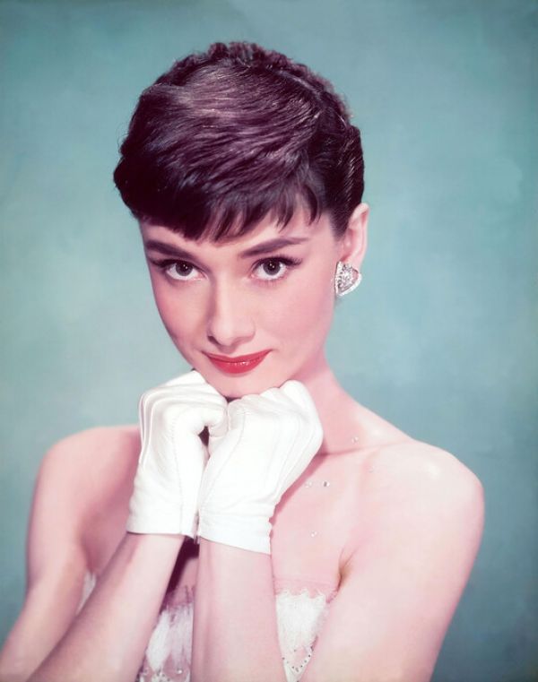 PHOTOWALL / Sabrina - Audrey Hepburn (e326080)