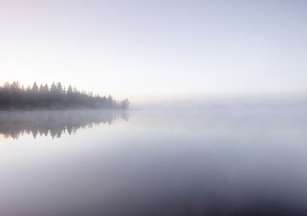 PHOTOWALL / Peaceful Lake Reflections (e325050)
