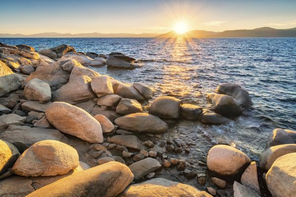 PHOTOWALL / Sunset at Lake Tahoe (e327859)