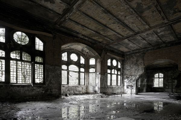 PHOTOWALL / Abandoned Building (e327878)