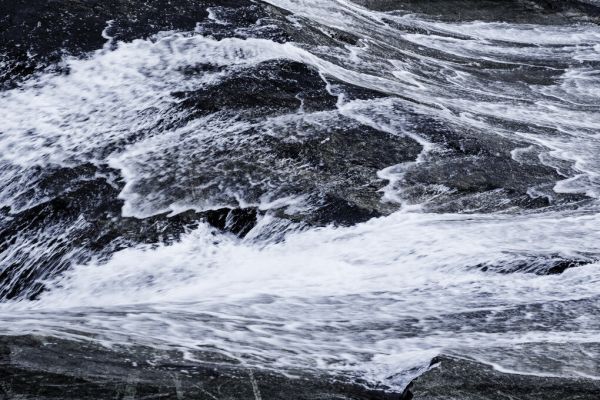 PHOTOWALL / Rushing Waterfall (e331522)