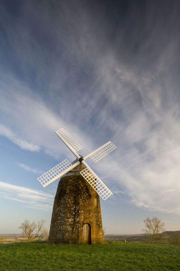 PHOTOWALL / Windmill at Tysoe II (e332112)