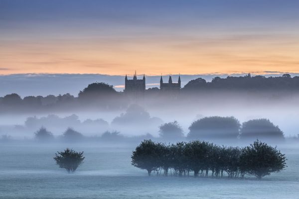 PHOTOWALL / Wimborne Minster at Dawn (e331926)