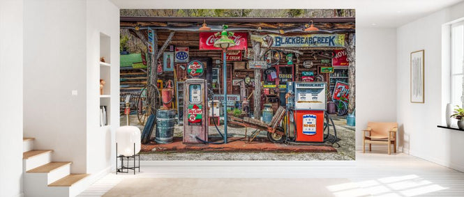 PHOTOWALL / Neighborhood Grocery and Gas (e332512)