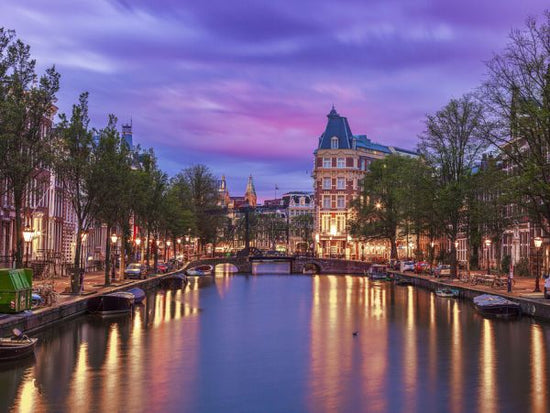 PHOTOWALL / Canal through Amsterdam City (e333947)