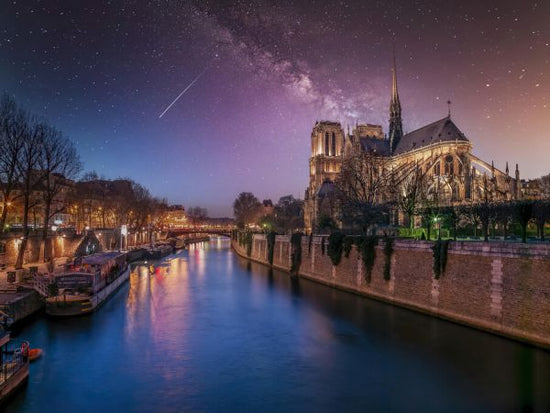 PHOTOWALL / Notre-Dame de Paris at Night France (e334024)