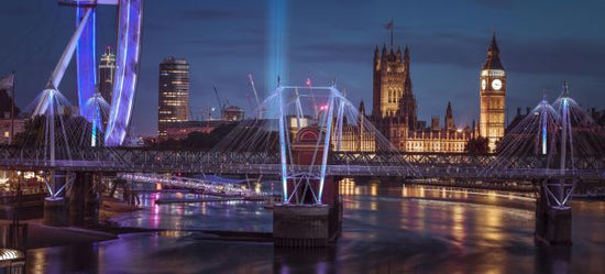 PHOTOWALL / Night View of the London Eye Golden Jubilee Bridge and Westminster London UK (e334039)
