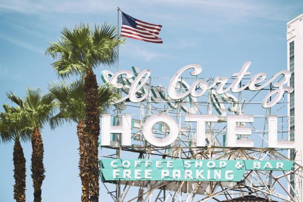 PHOTOWALL / Vegas Hotel Sign (e334357)
