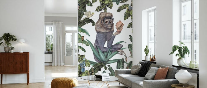 PHOTOWALL / Monkey Queen with Precious Shell (e335747)
