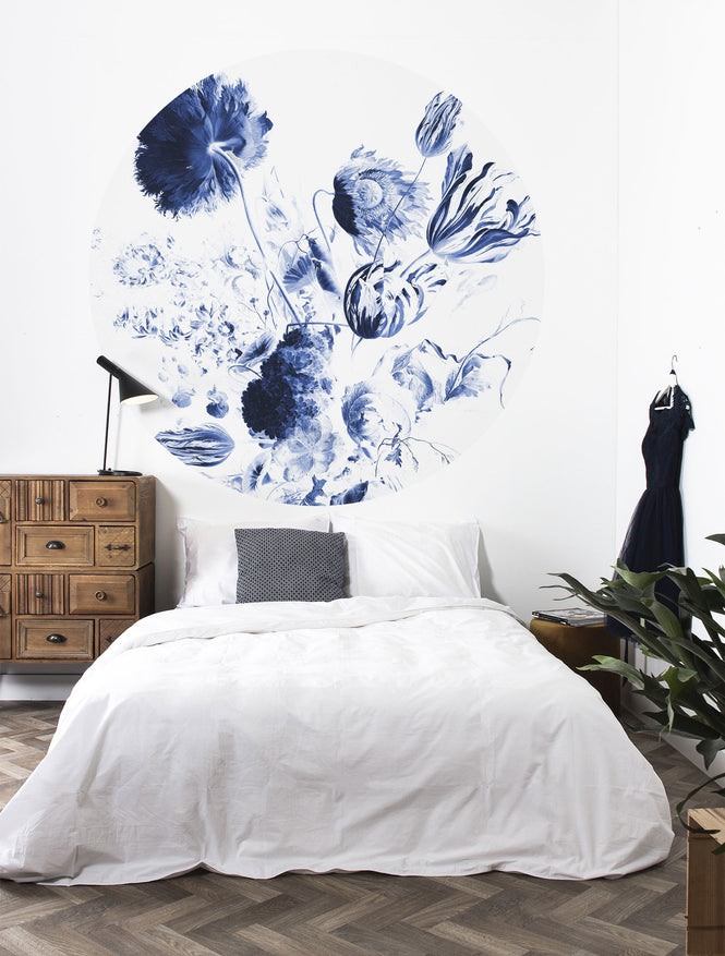 KEK Amsterdam / FLORA & FAUNA / WALLPAPER CIRCLES ROYAL BLUE FLOWERS CK-002