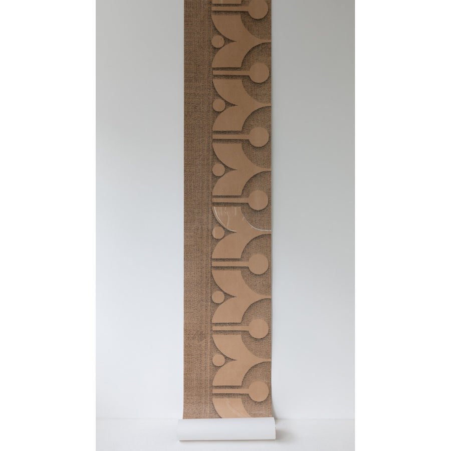 Deborah Bowness / HEIRLOOM / Cylindrical wallpaper Autumn brown