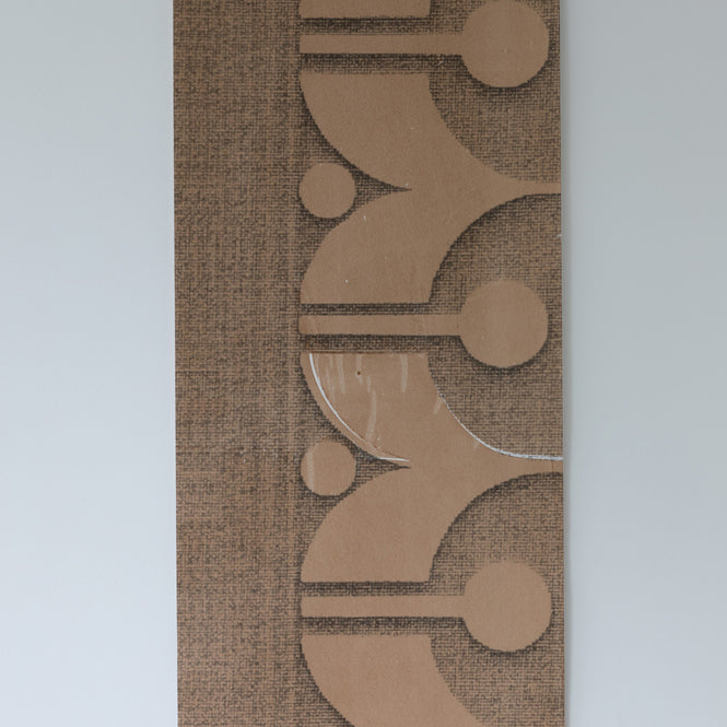 Deborah Bowness / HEIRLOOM / Cylindrical wallpaper Autumn brown