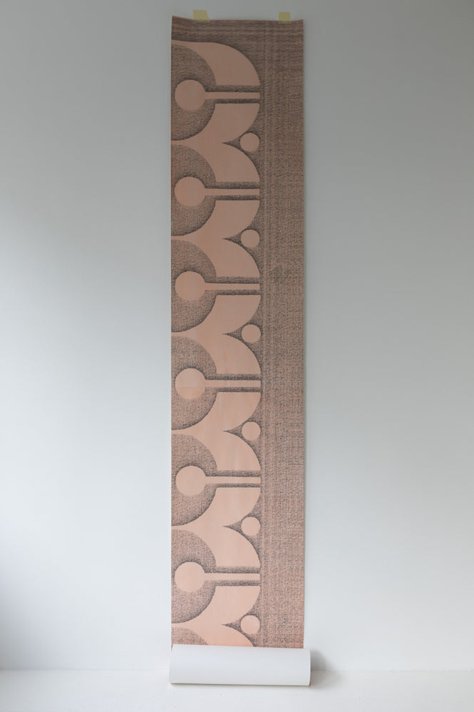 Deborah Bowness / HEIRLOOM / Cylindrical wallpaper Candy pink