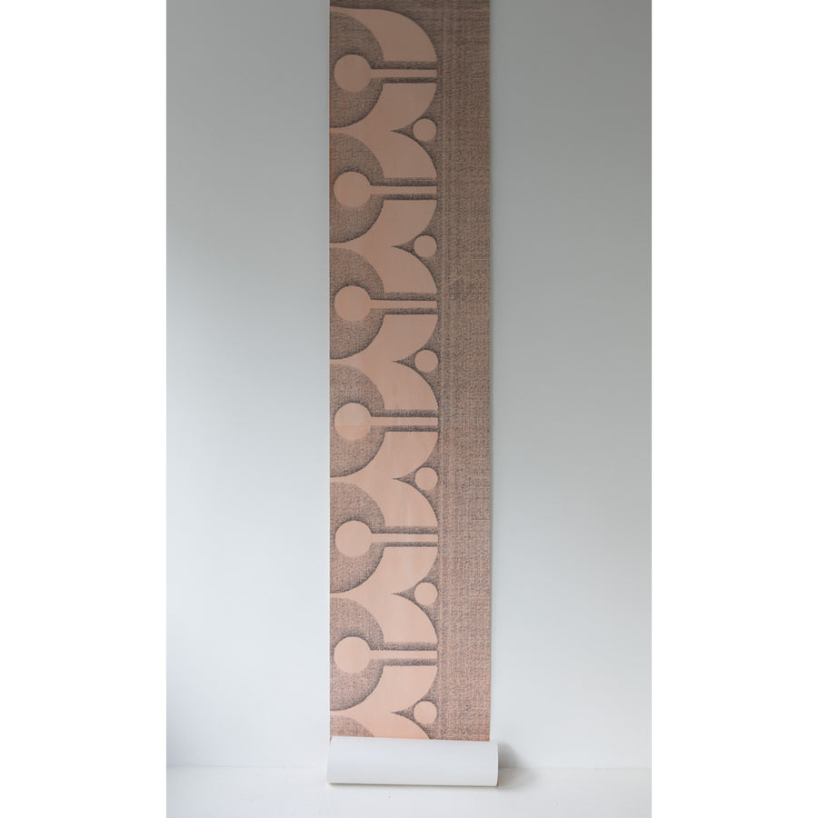 Deborah Bowness / HEIRLOOM / Cylindrical wallpaper Candy pink