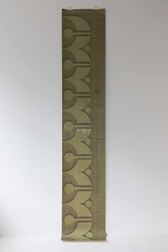 Deborah Bowness / HEIRLOOM / Cylindrical wallpaper Lakeland green