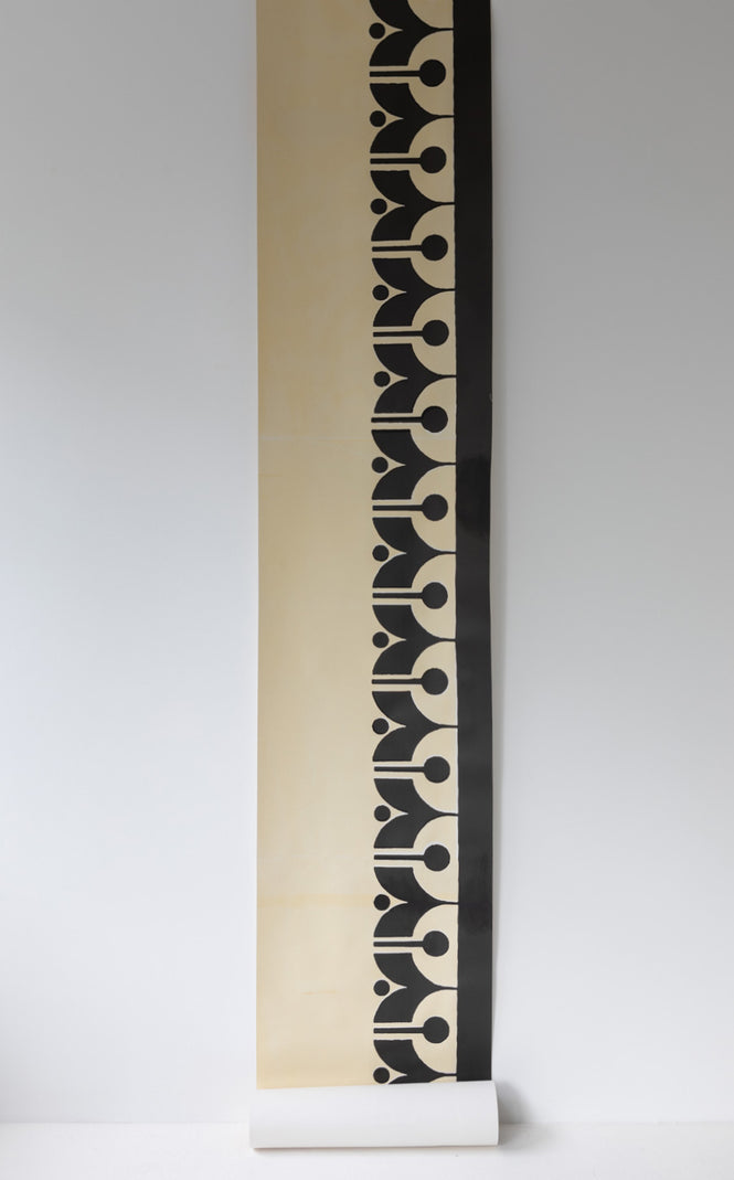 Deborah Bowness / HEIRLOOM / Cylindrical Straight Sided wallpaper Sunshine yellow