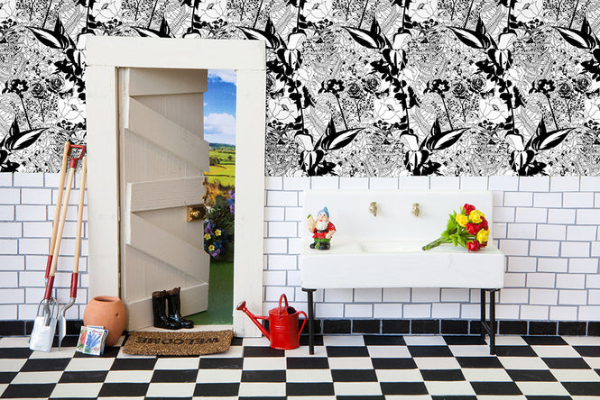 Dupenny English Garden / Black and White