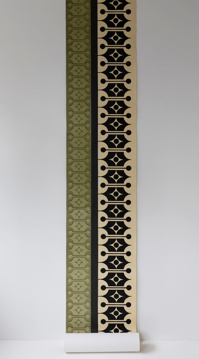 Deborah Bowness / HEIRLOOM / Mark 14 wallpaper Lakeland green & Sunshine yellow