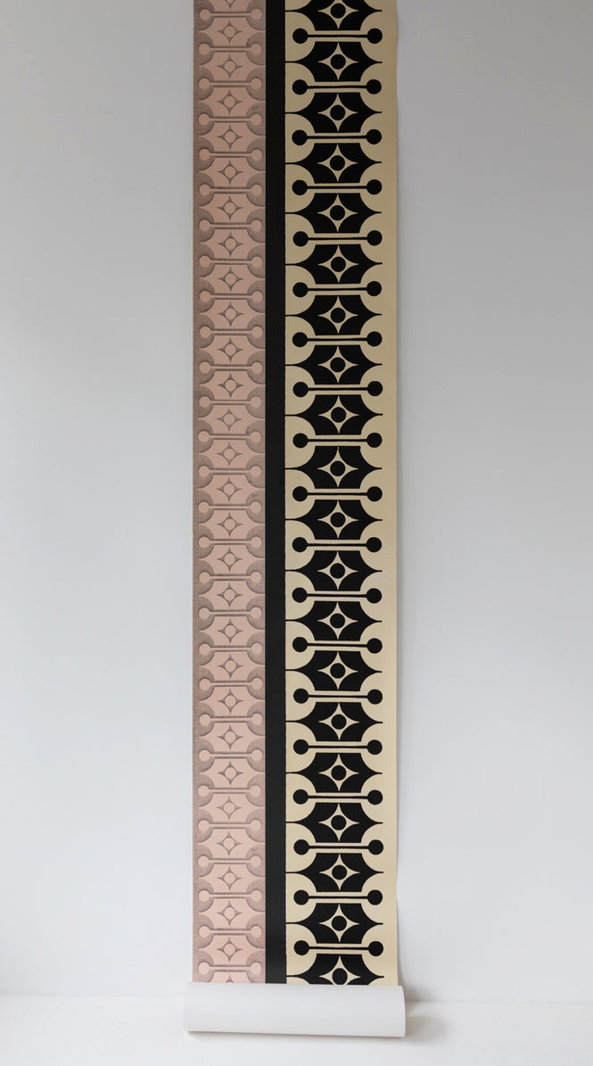 Deborah Bowness / HEIRLOOM / Mark 14 wallpaper Candy pink & Sunshine yellow