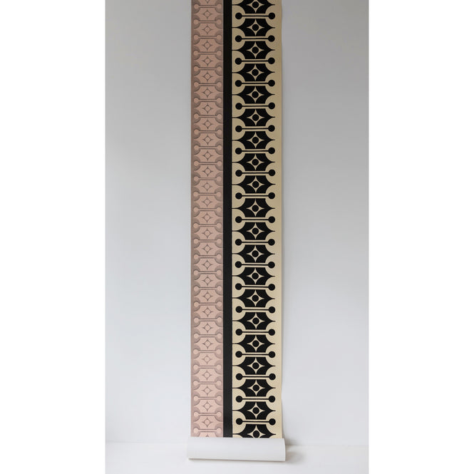 Deborah Bowness / HEIRLOOM / Mark 14 wallpaper Candy pink & Sunshine yellow