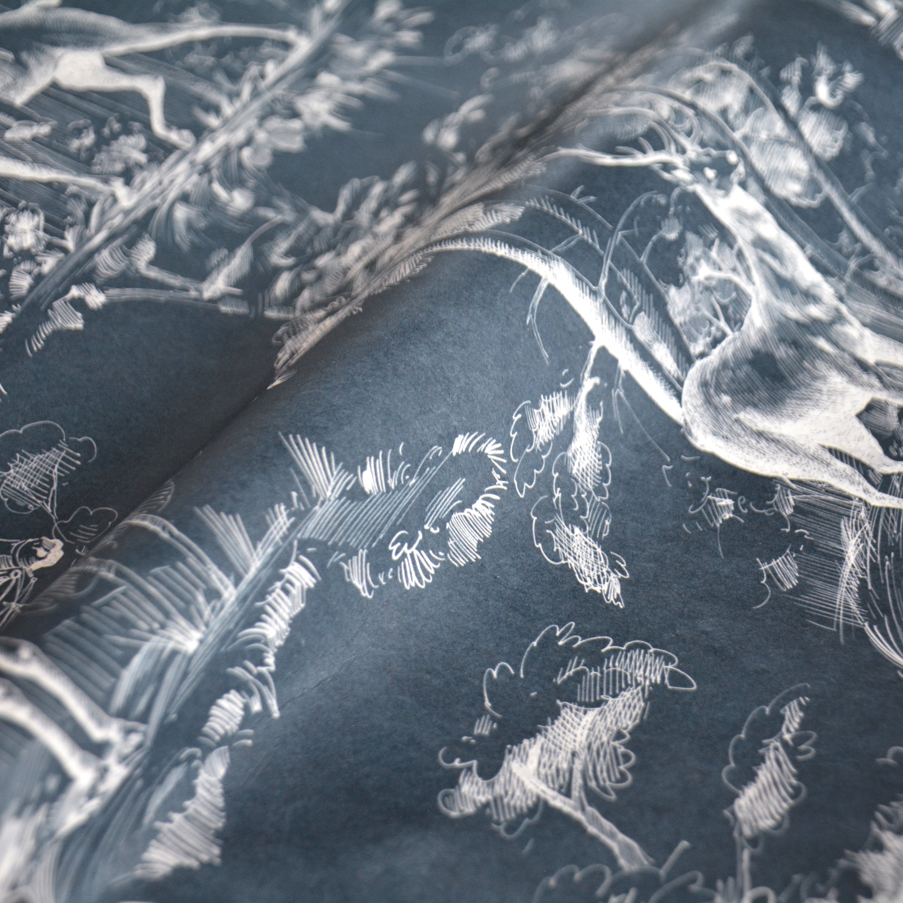 WALPA リビエラメゾン　壁紙　NO.18301 NLXL / LA CHASSE WALLPAPER BLUE / MR & MRS VINTAGE / MRV-56B