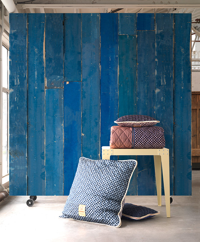 MATERIALS WALLPAPER by Piet Hein Eek BLUE SCRAPWOOD WALLPAPER / PHM-36