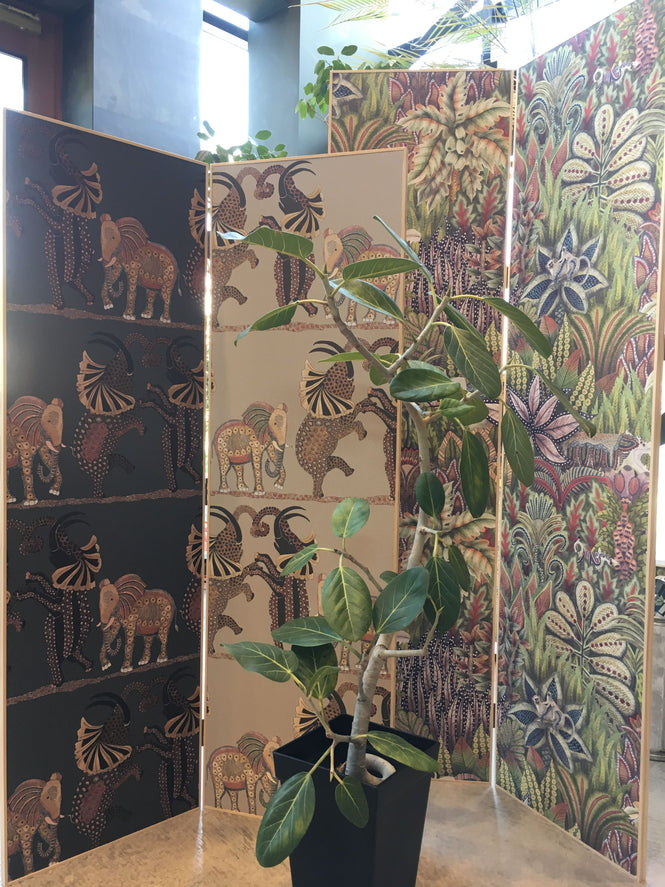 WALLPAPER MUSEUM WALPA / OSAKAの店内ディスプレイ