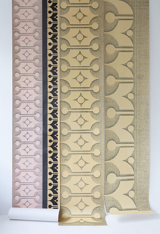 Deborah Bowness / HEIRLOOM / Sequence 2 Candy pink, Coffee brown, Sunshine yellow【3パネル1セット】