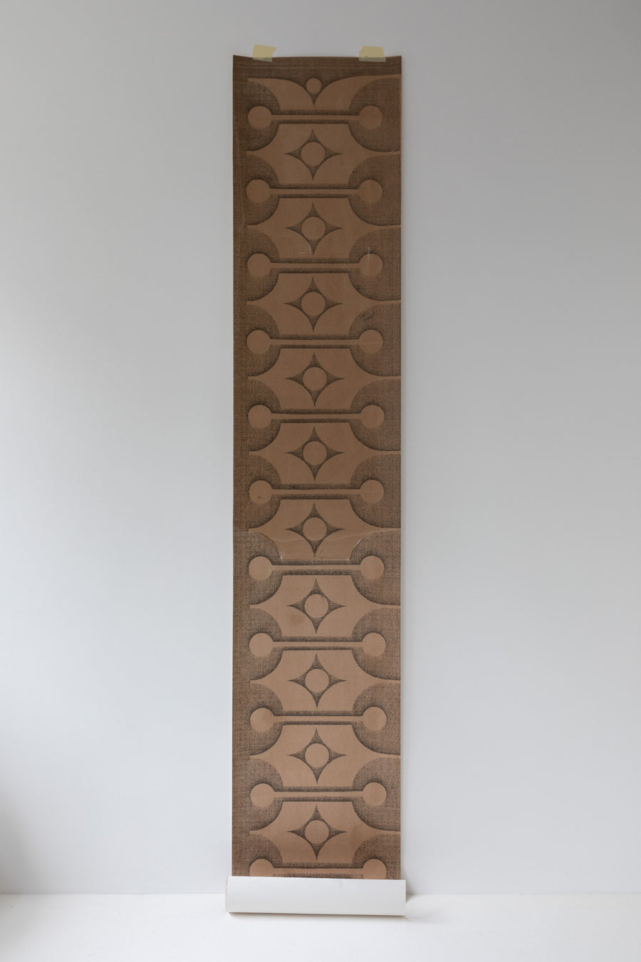 Deborah Bowness / HEIRLOOM / Stackable wallpaper Autumn brown