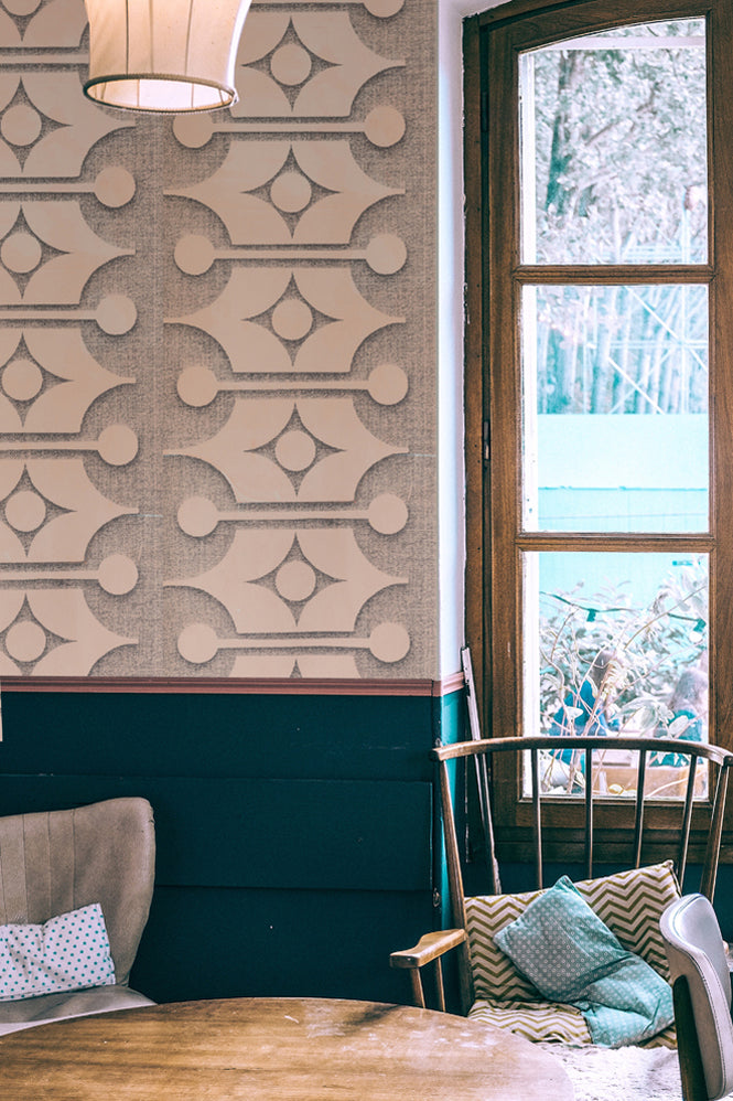 Deborah Bowness / HEIRLOOM / Stackable wallpaper Candy pink