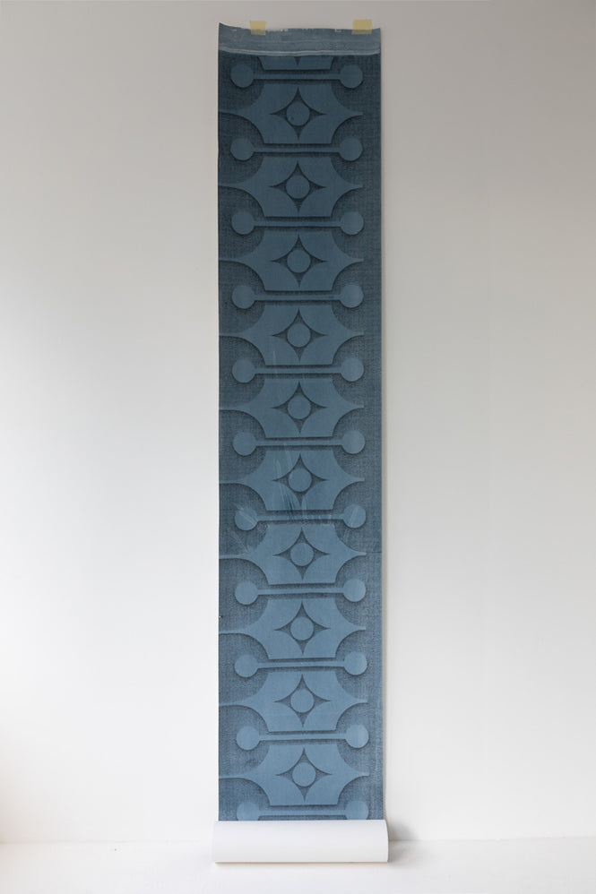 Deborah Bowness / HEIRLOOM / Stackable wallpaper Midnight blue