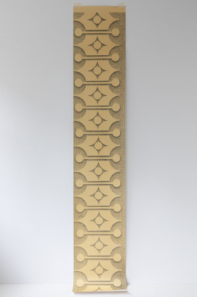 Deborah Bowness / HEIRLOOM / Stackable wallpaper Sunshine yellow