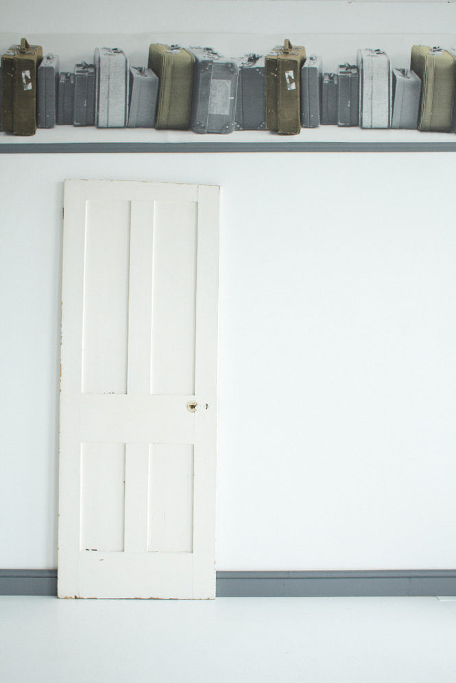 Deborah Bowness / The Standard Collection / Suitcase Border / white