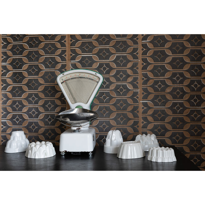 Deborah Bowness / HEIRLOOM / Tableware wallpaper Autumn brown