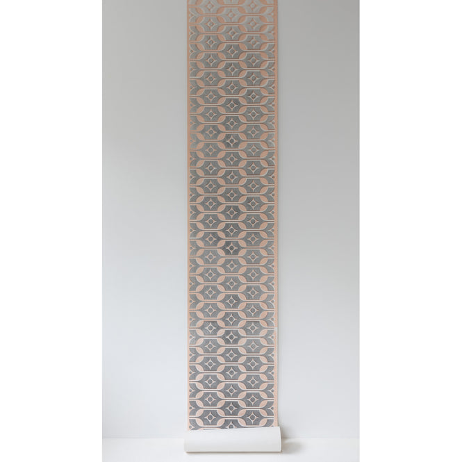 Deborah Bowness / HEIRLOOM / Tableware wallpaper Candy pink